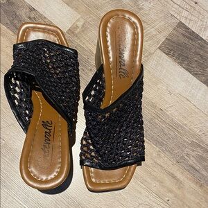 L'INTERVALLE Black Woven Slide Sandals